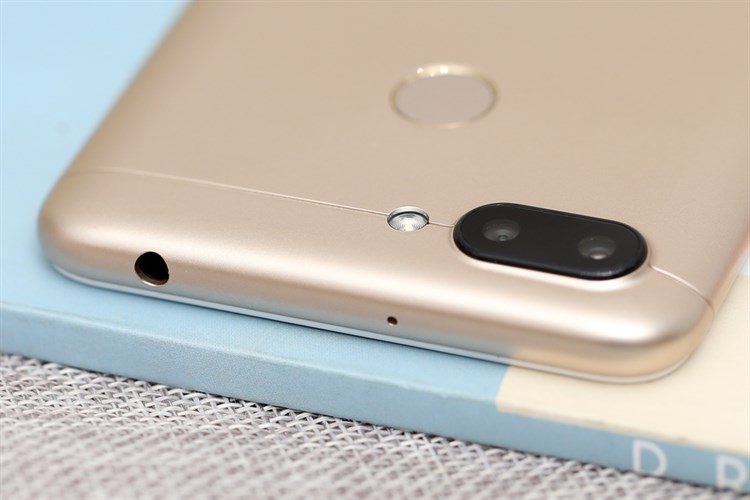 Điện thoại Xiaomi Redmi 6 Màu Vàng