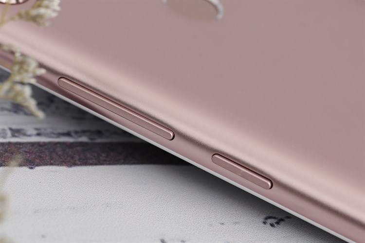 Điện thoại Itel S12