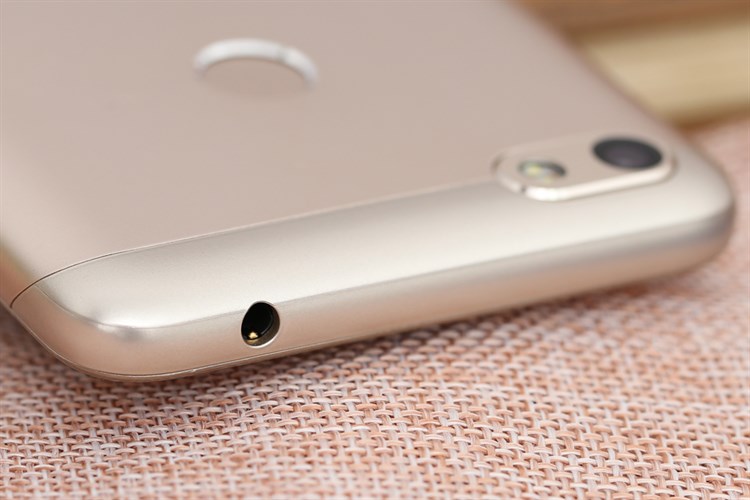 Điện thoại Itel S12