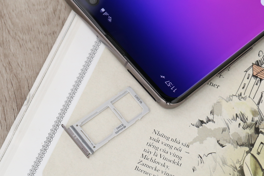 Điện thoại Samsung Galaxy S10+ Màu Đen