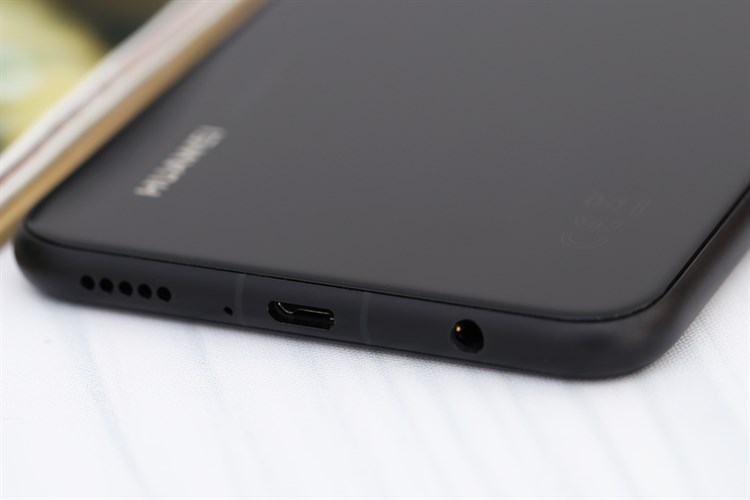 Điện thoại Huawei Nova 3i