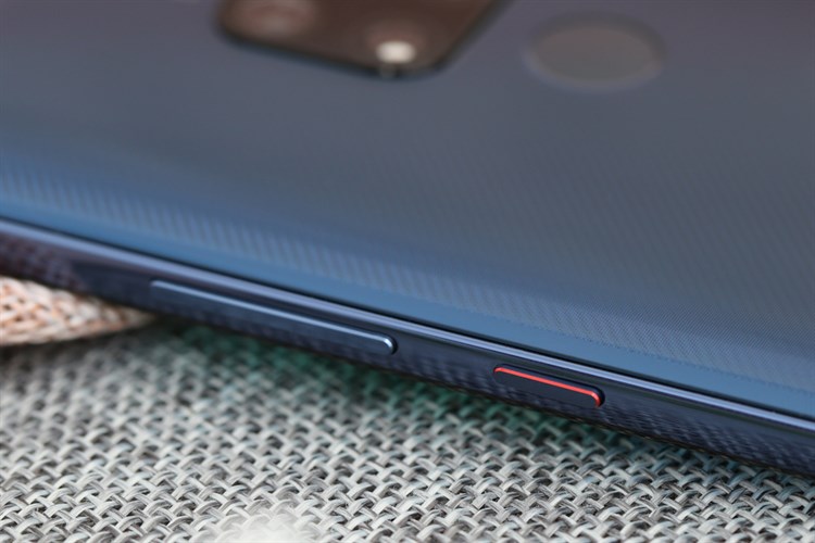 Điện thoại Huawei Mate 20 Màu Xanh Dương