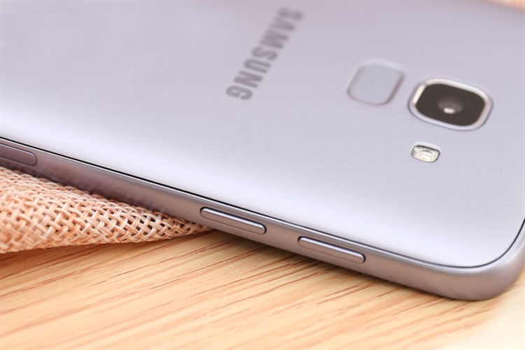 Điện thoại Samsung Galaxy J6 64GB Tím Lavender