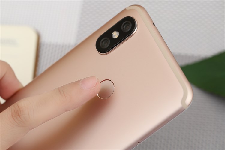 Điện thoại Xiaomi Mi A2 Màu Vàng