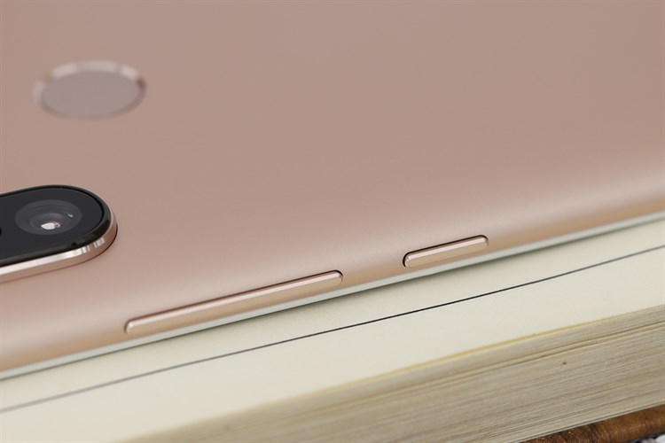 Điện thoại Xiaomi Mi A2 Màu Vàng