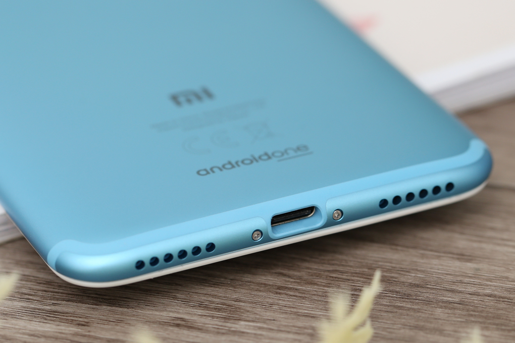 Điện thoại Xiaomi Mi A2 Màu Xanh Dương