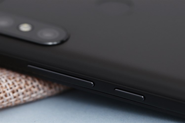 Điện thoại Xiaomi Mi A2 Lite Màu Đen