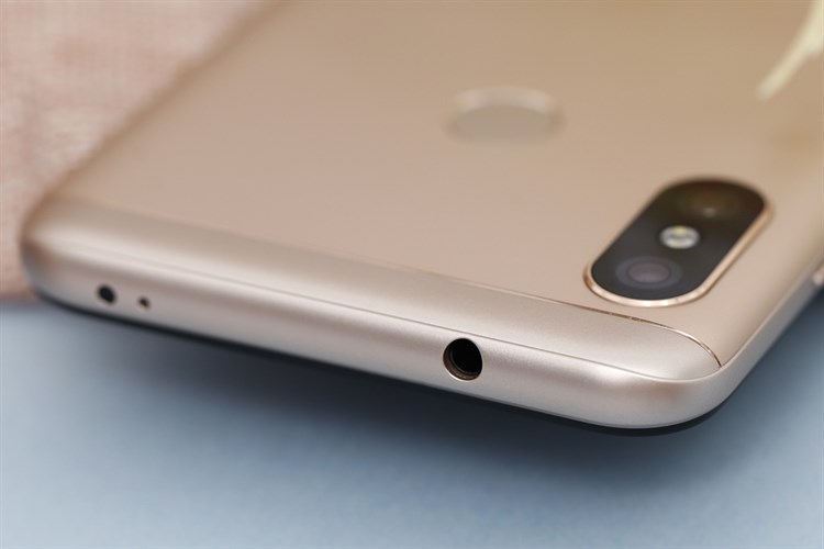 Điện thoại Xiaomi Mi A2 Lite Màu Vàng