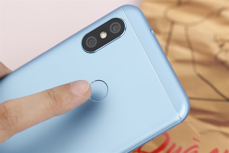 Điện thoại Xiaomi Mi A2 Lite Màu Xanh Dương