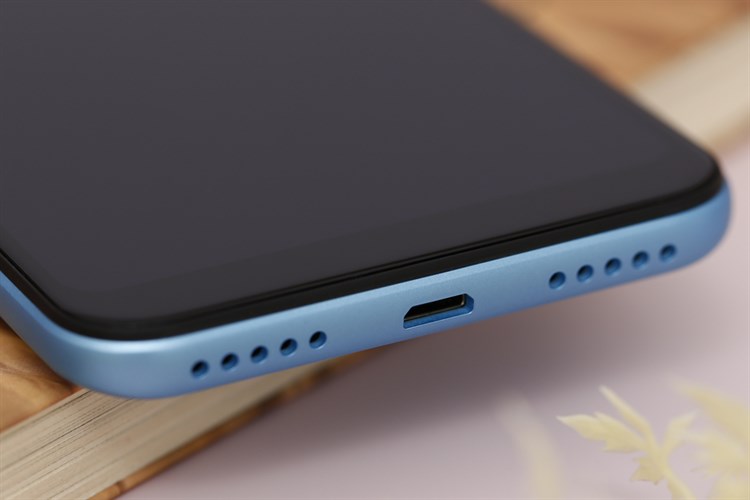 Điện thoại Xiaomi Mi A2 Lite Màu Xanh Dương