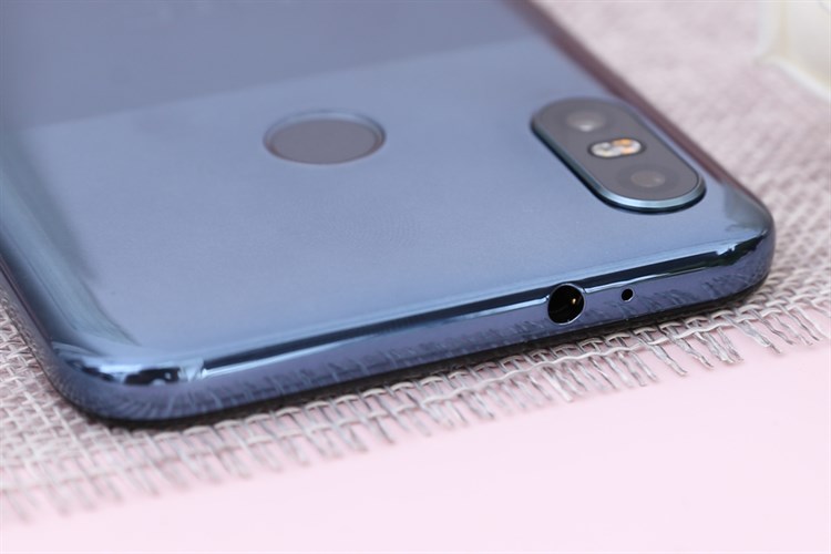 Điện thoại HTC U12 life