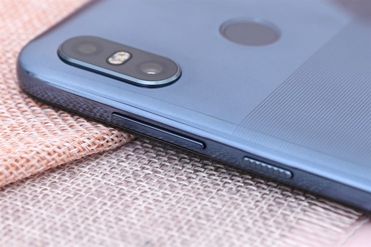 Điện thoại HTC U12 life