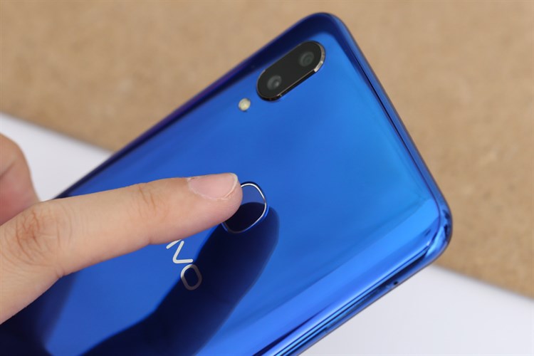 Điện thoại Vivo V11i Màu Tím