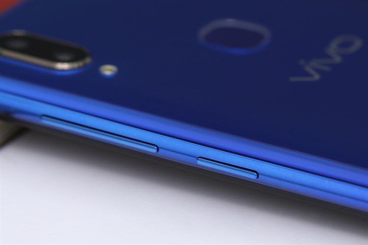 Điện thoại Vivo V11i Màu Tím