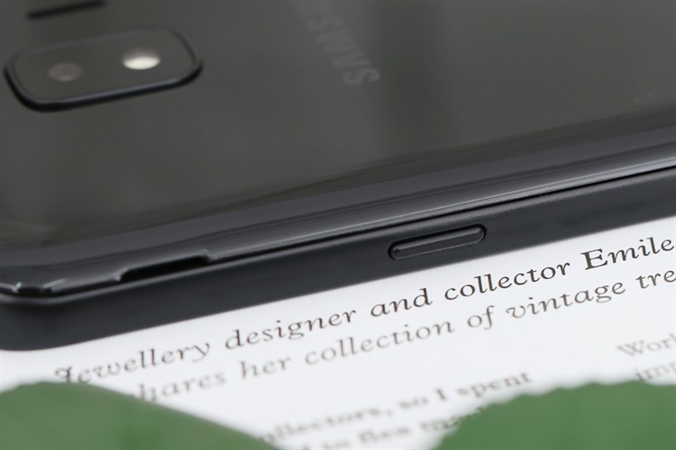 Điện thoại Samsung Galaxy J2 Core Màu Đen