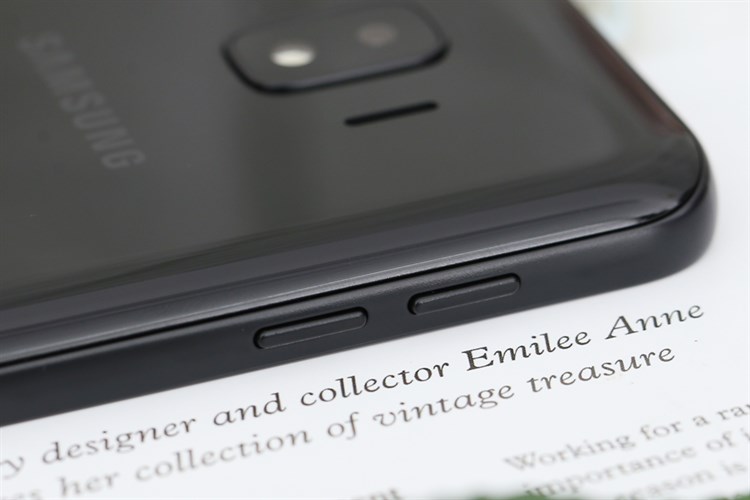 Điện thoại Samsung Galaxy J2 Core Màu Đen