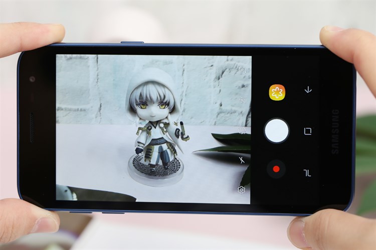 Điện thoại Samsung Galaxy J2 Core Màu Xanh Dương