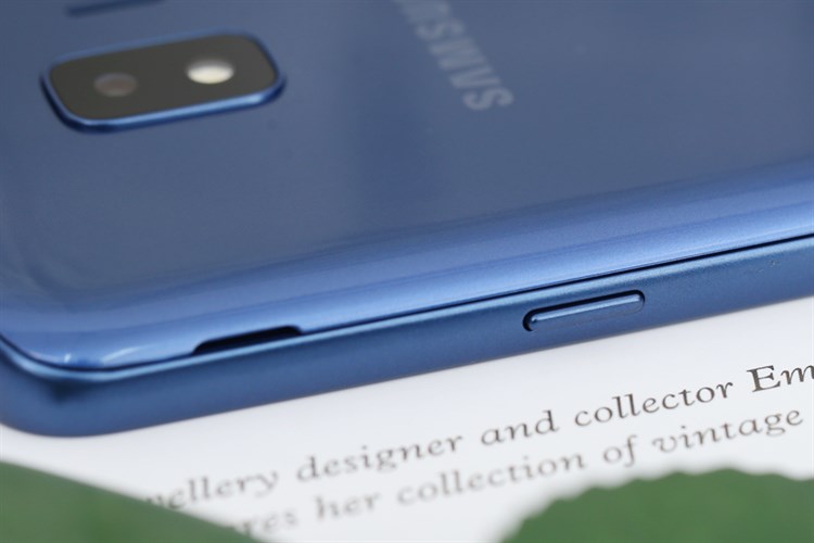 Điện thoại Samsung Galaxy J2 Core Màu Xanh Dương