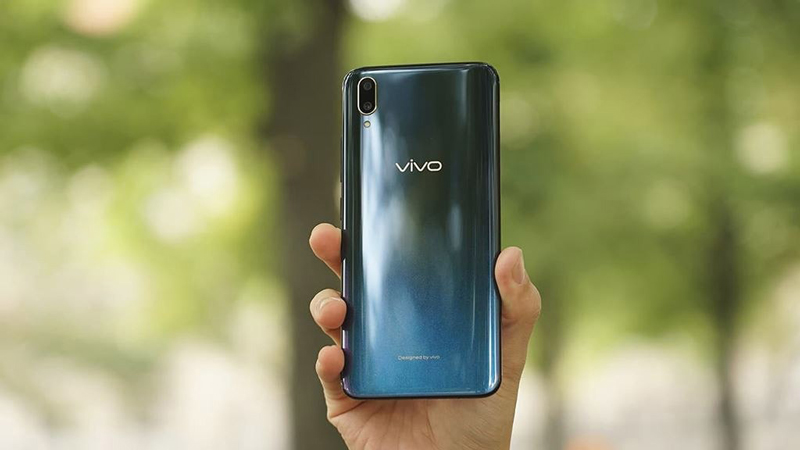 Thiết kế điện thoại Vivo V11