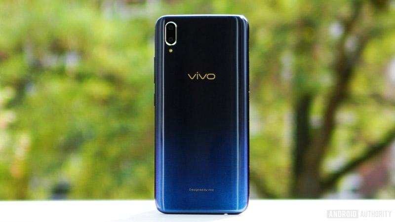 Thiết kế điện thoại Vivo V11