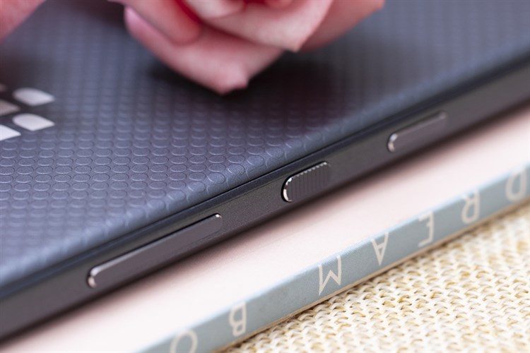 Điện thoại BlackBerry KEY2 LE