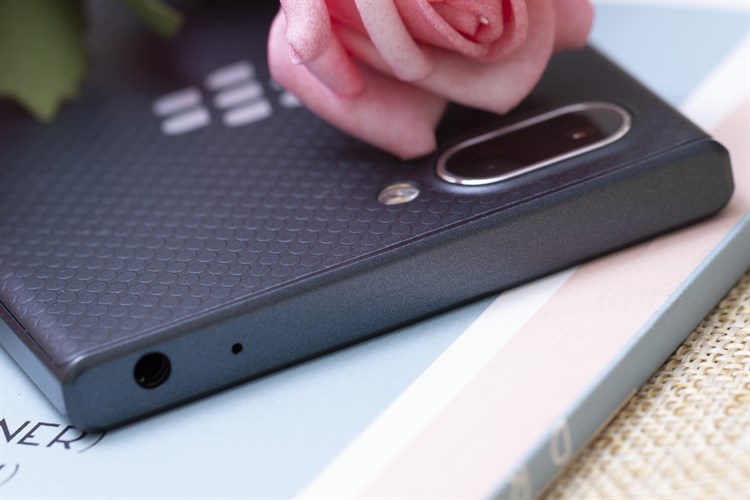 Điện thoại BlackBerry KEY2 LE