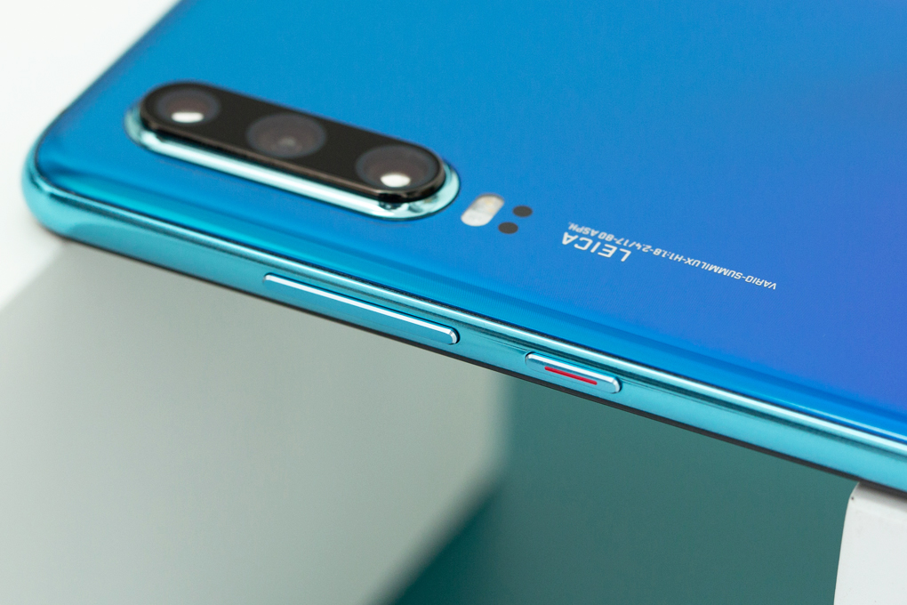 Điện thoại Huawei P30 Màu Xanh tím