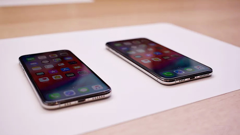 Giao diện iOS trên điện thoại iPhone XS Giao diện iOS trên điện thoại iPhone XS