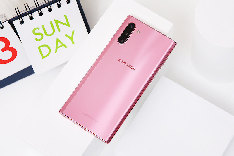 Điện thoại Samsung Galaxy Note 10 | Thiết kế mặt lưng