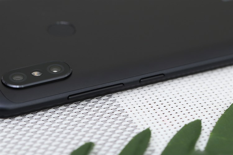 Điện thoại Xiaomi Redmi Note 6 Pro 32GB Màu Đen