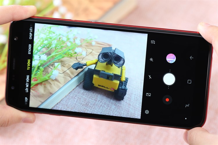 Điện thoại Samsung Galaxy J6+