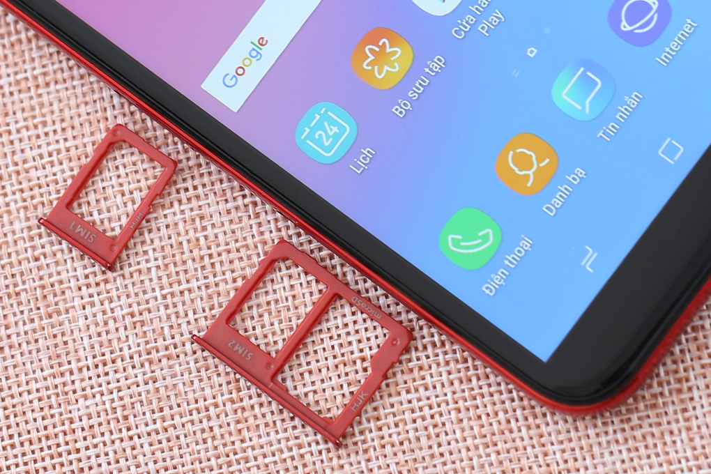 Điện thoại Samsung Galaxy J6+