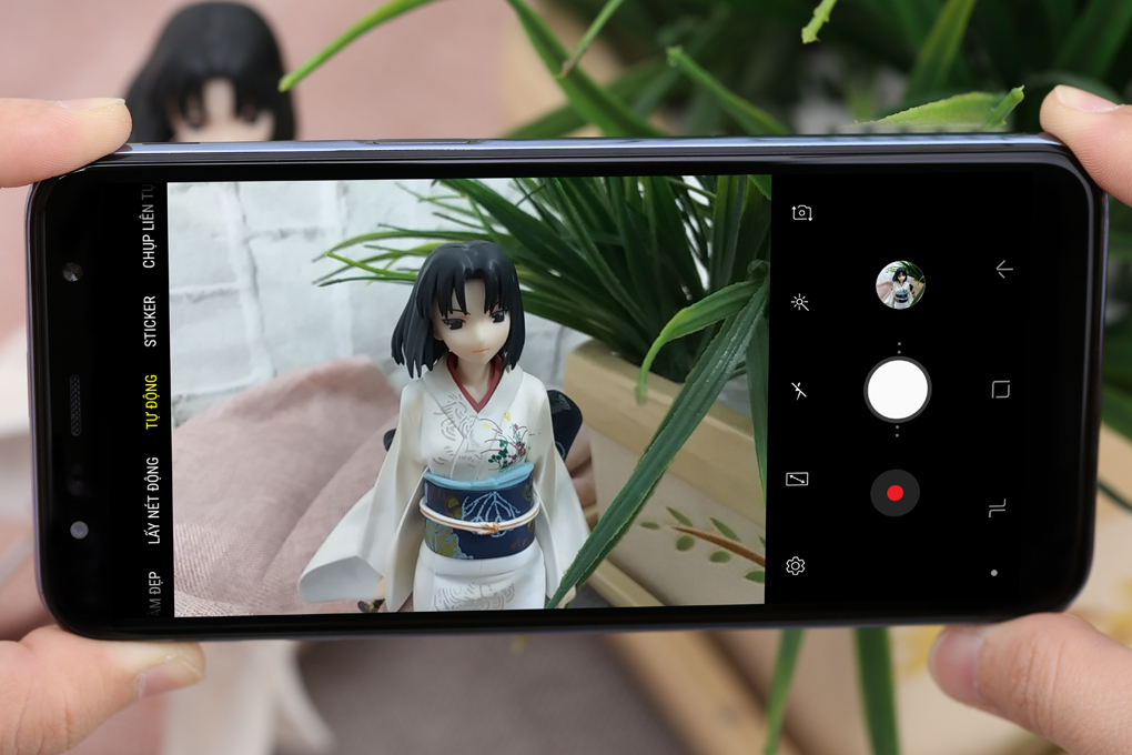 Điện thoại Samsung Galaxy J6+
