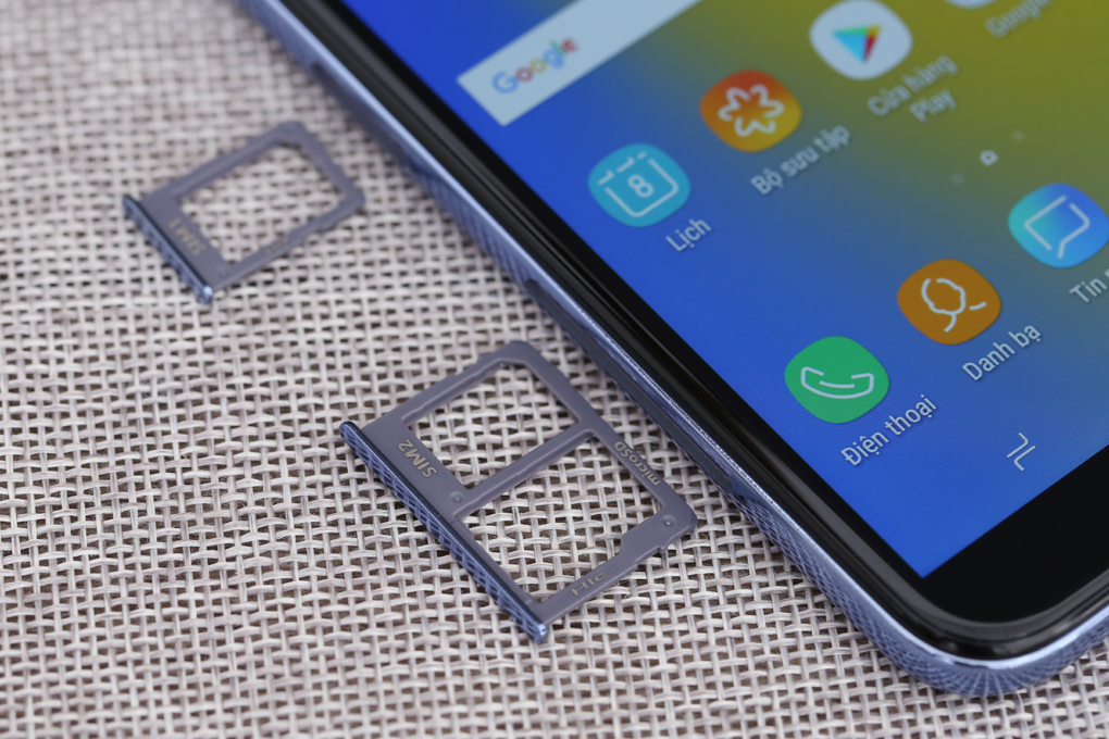 Điện thoại Samsung Galaxy J6+