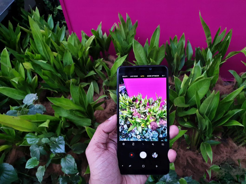 Giao diện camera sau của Samsung Galaxy A9 (2018) Giao diện camera sau của Samsung Galaxy A9 (2018)