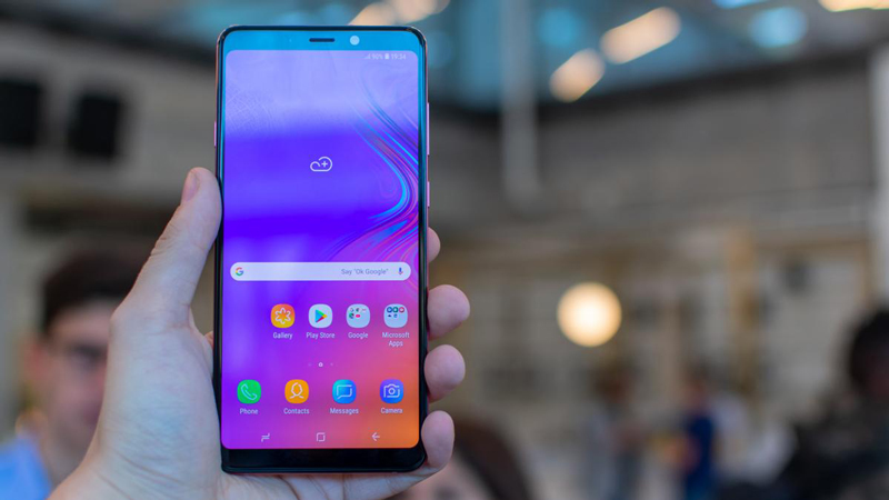 Không gian màn hình của Samsung Galaxy A9 (2018)