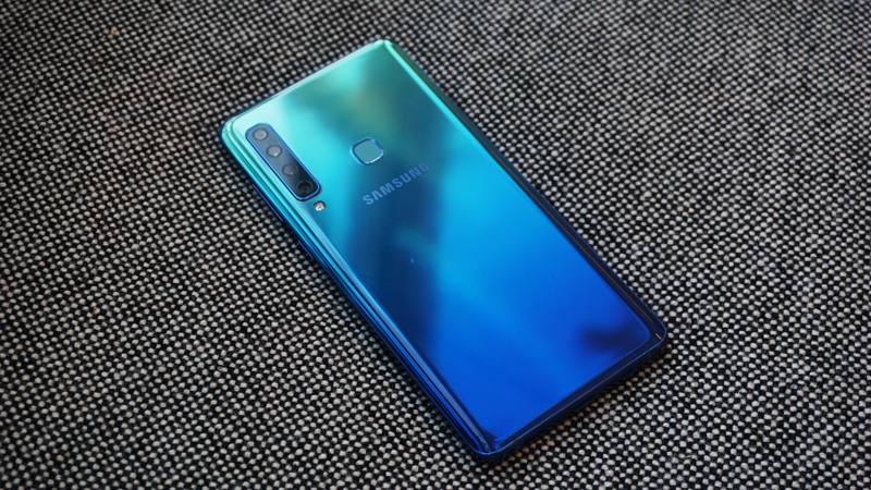 Màu sắc tinh tế trên Samsung Galaxy A9 (2018) Màu sắc tinh tế trên Samsung Galaxy A9 (2018)