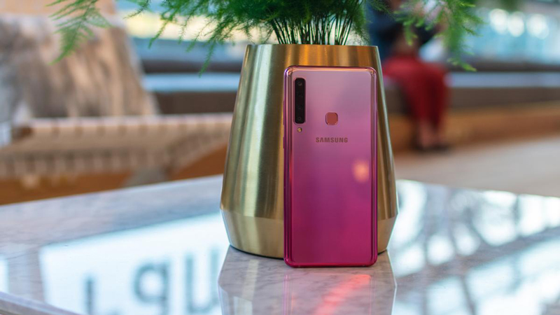 Camera phía sau của Samsung Galaxy A9 (2018) Camera phía sau của Samsung Galaxy A9 (2018)