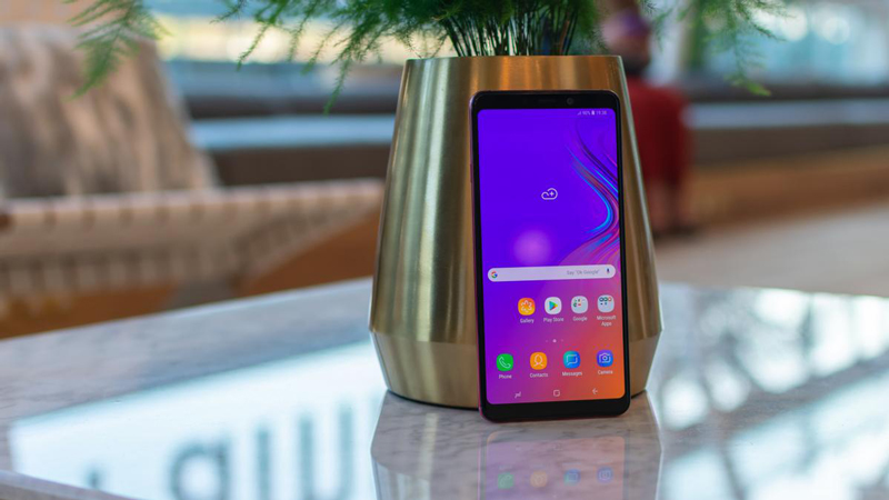 Thiết kế mặt trước của Samsung Galaxy A9 (2018) Thiết kế mặt trước của Samsung Galaxy A9 (2018)