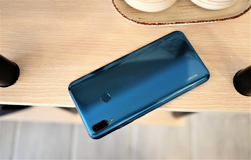 Cảm biến vân tay trên Huawei Y9 2019