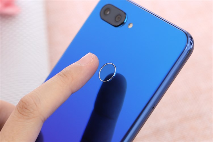 Điện thoại Xiaomi Mi 8 Lite Màu Xanh Dương
