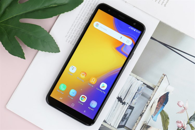 Điện thoại Samsung Galaxy J4 Core