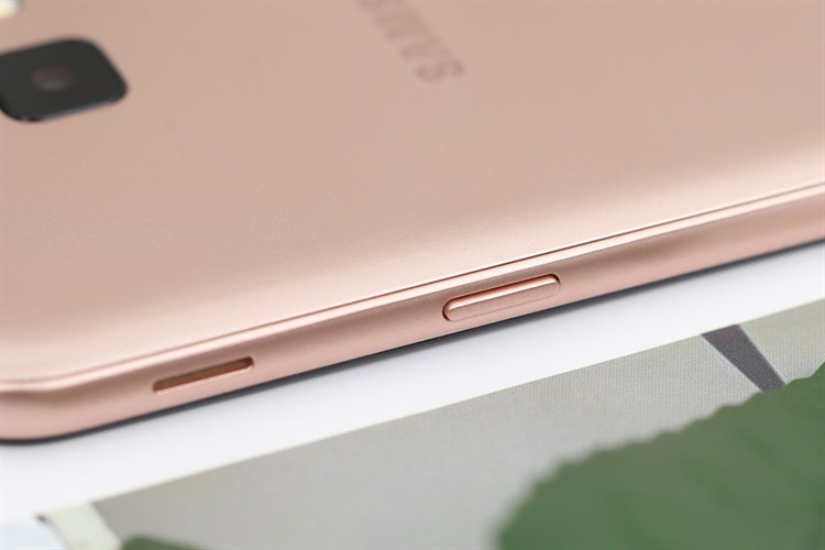 Điện thoại Samsung Galaxy J4 Core