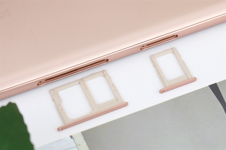 Điện thoại Samsung Galaxy J4 Core