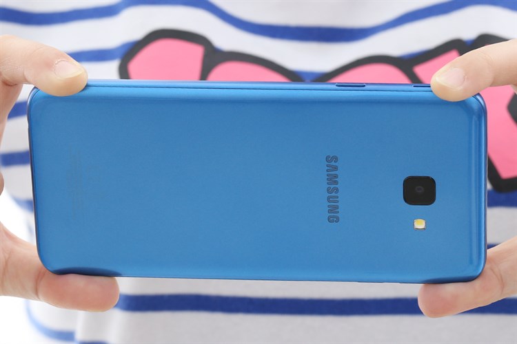 Điện thoại Samsung Galaxy J4 Core