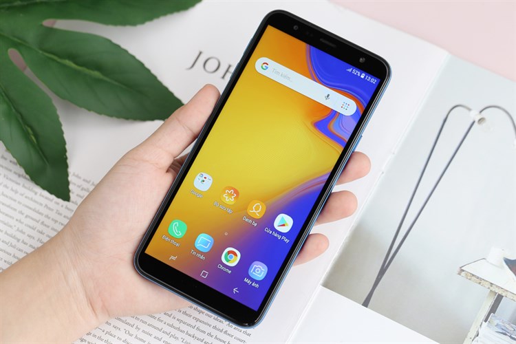 Điện thoại Samsung Galaxy J4 Core