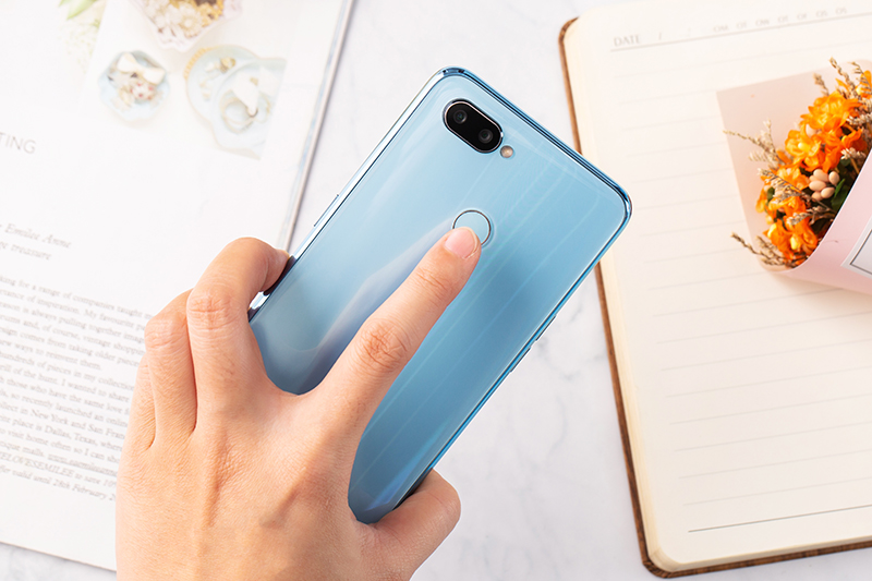 Bảo mật vân tay trên điện thoại Realme 2 Pro