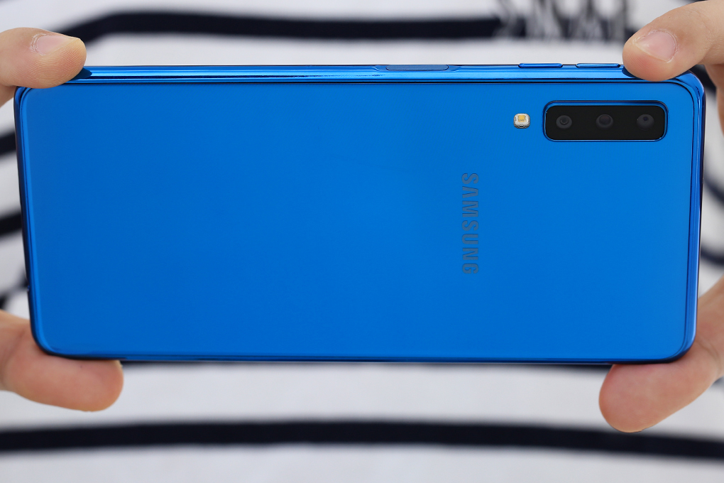 Điện thoại Samsung Galaxy A7 (2018) 128GB