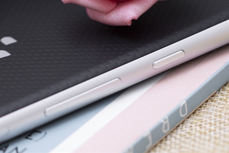 Điện thoại BlackBerry KEYone 3GB/32GB