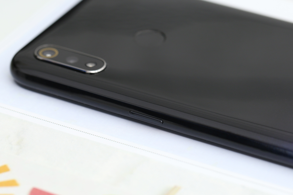 Điện thoại realme 3 32GB Màu Đen